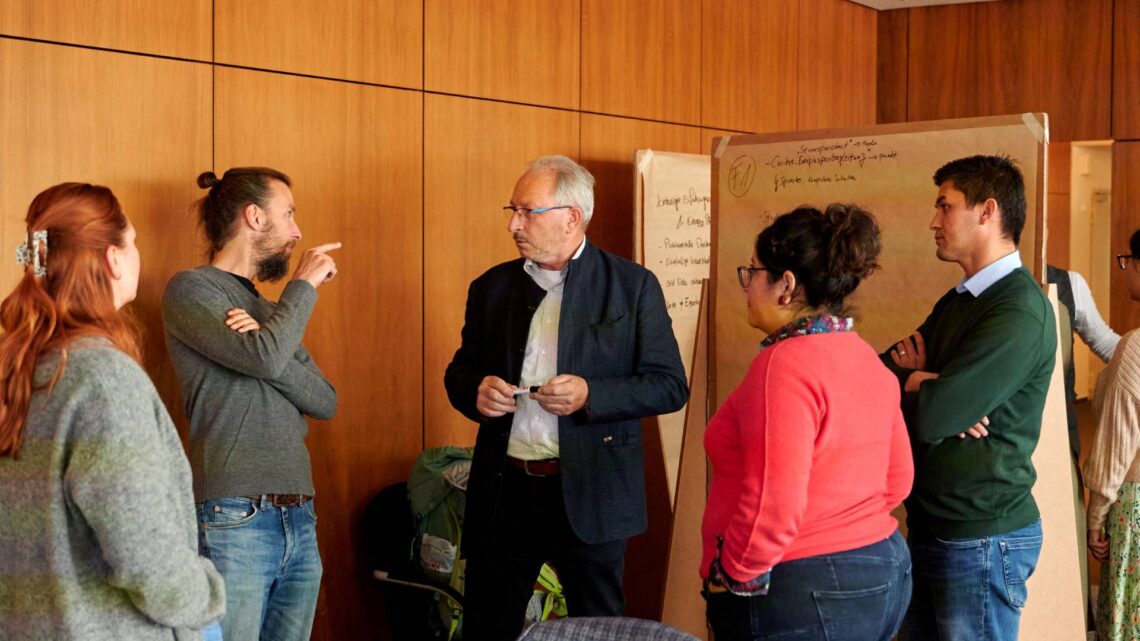 Bamberg startet Forschungsprojekt zu Energiegemeinschaften 10 Beim Auftaktworkshop in Bamberg diskutierten die Teilenehmerinnen
und Teilnehmer ausführlich zu Energiegemeinschaften. Quelle: Stadt Bamberg, Sonja Seufferth