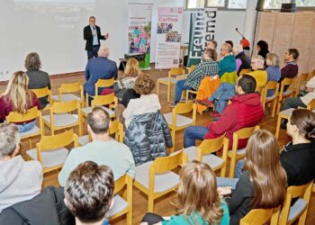 Erster Ehrenamtstag für Integration in Bamberg 10 Rege Teilnahme beim ersten Tag des Ehrenamts. Quelle: Stadtarchiv Bamberg, Jürgen Schraudner