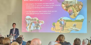 Bei der Meilensteinfeier im Mai 2023 wurde der Start
der Umsetzungsphase gefeiert. Seitdem ist viel passiert, der aktuelle
Stadtratsbeschluss war ein weiterer Meilenstein! Quelle: Stadtarchiv Bamberg, Melina Knobloch