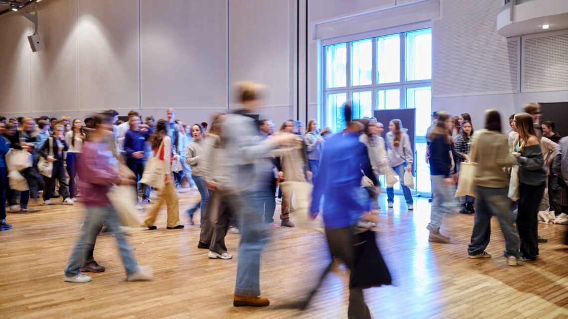 In den vergangenen Jahren wurde auch neue
Beteiligungsformate wie die Jugendkonferenz 2024 entwickelt, an der
über 400 Jugendliche teilgenommen haben. Quelle: Stadt Bamberg, Sonja Seufferth