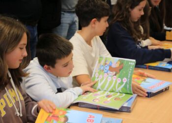 Albanischer Ergänzungsunterricht startet in Bamberg 10 Die Lehrbücher werden vom albanischen Generalkonsulat in
München gestellt. Quelle: Stadt Bamberg, Rebecca Ammon