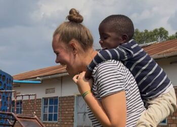 Erste Berufserfahrungen im Ausland: Infoabend zum Weltfreiwilligendienst 11 Foto von Johanna, die sich als Freiwillige in Tansania engagiert. Quelle: Stabstelle Weltkirche / Erzbistum Bamberg