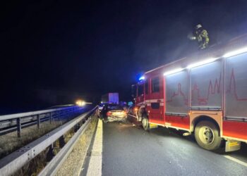 Einsatzbild zum Verkehrsunfall am 01.12.2025. Quelle: Feuerwehr Bamberg