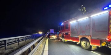 Einsatzbild zum Verkehrsunfall am 01.12.2025. Quelle: Feuerwehr Bamberg
