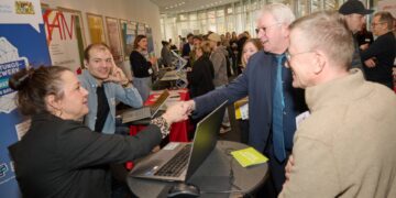 13. Studienmesse:BA lädt am 28. Februar nach Bamberg ein 13 Bei der Studienmesse am 28. Februar in der Konzerthalle
präsentieren sich rund 90 Ausstellende aus den Bereichen Hochschule, Unternehmen und
Institutionen. Quelle: Stadtarchiv Bamberg, Jürgen Schraudner