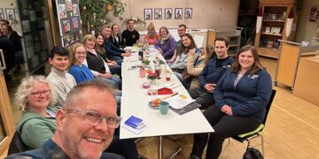 Dritter Vereinsstammtisch stärkt die Jugendarbeit in Litzendorf 13 1. Dritter Vereinsstammtisch zur Jugendarbeit in Litzendorf - Gute Stimmung, gute Gespräche (Quelle: Landratsamt Bamberg/Oliver Schulz-Mayr)