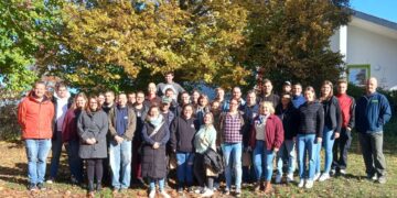 Fortbildungswochenende der Feuerwehrjugend im Landkreis Bamberg 12 Die Teilnehmendem vom Seminar inklusive Trainer (Quelle: Monika Schramm)