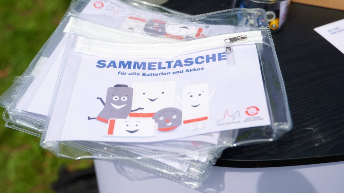Diese Sammeltaschen für Batterien und Akkus kann
man bei der Aktion 'Mach den Schubladen-Check' erhalten. Quelle: Stadt Bamberg, Sonja Seufferth