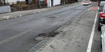 'Katastrophen-Winter' hinterlässt Spuren auf Bambergs Straßen 13 Durch die wechselhaften Wetterverhältnisse haben sich im Stadtgebiet viele Schlaglöcher gebildet. Die Straßen werden
nach und nach ausgebessert. Quelle: Bamberg Service