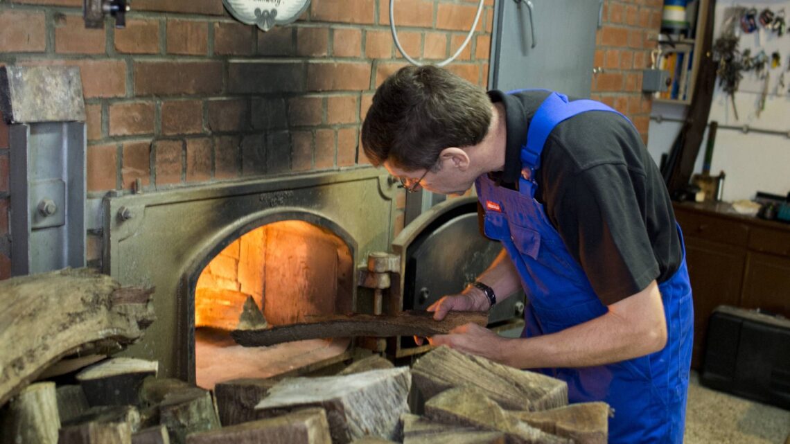 Braumeister bei der Herstellung von Rauchbier. - Das flüssige Gold Bambergs.
© TV Franken_ Bamberg_Hub, Foto: Andreas Hub