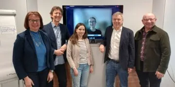 Freundeskreis für Mukatschewo in Bamberg geplant 15 Brigitte Riegelbauer, Sascha Götz, Lisa Ullrich, (alle Stadt Bamberg), Maria Robak (Bamberg:UA e.V.), Michael Kleiner
(Leiter der Stabsstelle 'Weltkirche' im Erzbistum Bamberg, v.l.) und Franz Spindler (Katholische Landvolk Bewegung in der Erzdiözese Bamberg) haben sich im Stadt:Raum getroffen, um einen Freundeskreis Bamberg-Mukatschewo auf den Weg zu bringen. Quelle: Stadt Bamberg