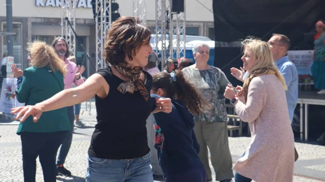 Tanzen und sich austauschen war schon beim 'Fest
der Vielfalt' im Jahr 2024 angesagt. Quelle: