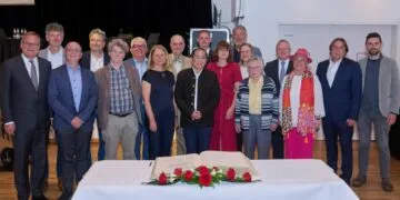 Abschied aus dem Stadtrat: Engagement für Bamberg gewürdigt 13 „Sie haben einen wichtigen Beitrag zum Gelingen unserer
Demokratie geleistet“: Die ausscheidenden Stadträtinnen und
Stadträte mit Oberbürgermeister Andreas Starke und den beiden
Bürgermeistern. Quelle: Stadtarchiv Bamberg, Jürgen Schraudner