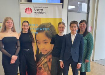 Musikalisches Heimspiel: Große Erfolge für Talente aus Bamberg 13 Jule Kröner und Luis Lehner, Gitarre (Pop) – Foto vom Preisträgerkonzert des Regionalwettbewerbs / Foto: Mathias Kröner