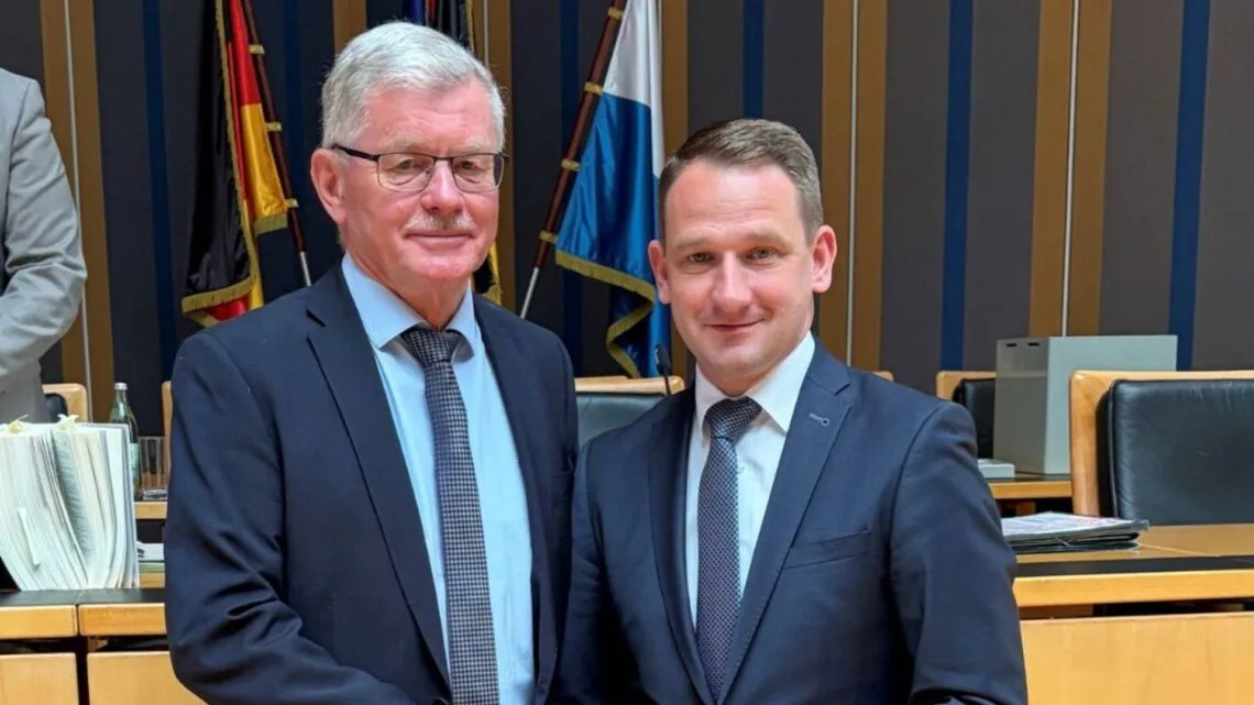 Landrat Johannes Maciejonczyk mit seinem Stellvertreter, Wolfgang Möhrlein (Quelle: Landratsamt Bamberg/Förtsch)