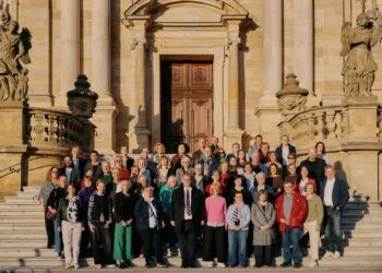 Bamberg: Fit für Führungen in St. Michael 14 Diese Gästeführerinnen und Gästeführer wurden für
die Führungen durch die Kirche St. Michael intensiv geschult. Quelle: Bürgerspitalstiftung Bamberg, Lara Müller