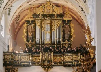 Bürgerfest am Bamberger Michaelsberg 13 Auch zur Sanierung der Orgel über dem Eingangsportal gibt es
umfangreiche Erklärungen. Quelle: Bürgerspitalstiftung Bamberg, Lara Müller