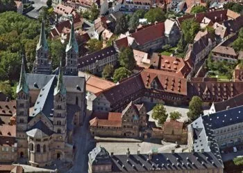 Internationaler Museumstag auf dem Bamberger Domberg 10 Die Museen auf dem Domberg laden am Sonntag, 17. Mai, anlässlich des Internationalen Museumstags zum kostenfreien
Kulturprogramm ein. Quelle: Hajo Dietz/Stadtplanungsamt Bamberg
