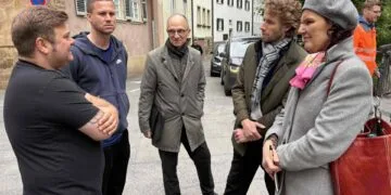Bambergs neuer OB setzt auf eine starke Innenstadt 12 Michael Schmidtlein und Dominik Weiß (v.l.), die beiden Geschäftsführer von Calimeros – Mexican Grill & Burger und Weinfass Bamberg, tauschen sich mit Wirtschaftsreferent Dr. Stefan Goller,
Oberbürgermeister Sebastian M. Niedermaier und Ruth Vollmar (Wirtschaftsförderung) aus. Quelle: Stadt Bamberg, Stefanie Schuhmann
