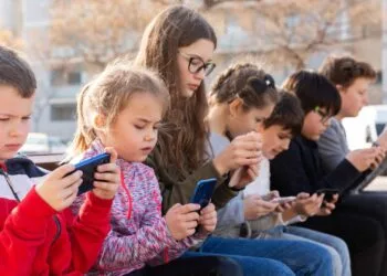 Online-Elternabend zu Social Media und psychischer Gesundheit in Bamberg 16 Symbolbild. Quelle: shutterstock - BearFotos