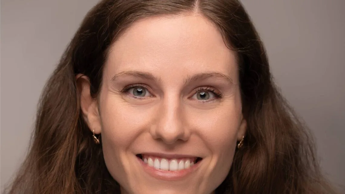 Johanna Hartung wird mit ihrem Forschungsprojekt „WELLCOG“ von der Deutschen Forschungsgemeinschaft im Rahmen des renommierten Emmy-Noether-Programms gefördert./Quelle: Roxanne Alabastro/Alabastro Photography