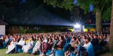Kinosommer in der Bamberger Hainbadestelle startet am 4. Juli 14 Bild des Kinosommers 2023. Quelle: Stadtwerke Bamberg