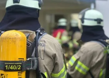 Zimmerbrand in Bamberger Mehrfamilienhaus: Feuerwehr verhindert größere Schäden 10 Einsatzbild vom 06.06.2026. Quelle: Feuerwehr Bamberg