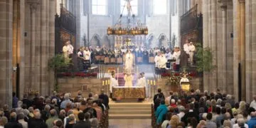 Fronleichnam in Bamberg: Erzbischof Gössl ruft zu mehr Gottvertrauen auf 12 Fronleichnam 2026 in Bamberg © Pressestelle Erzbistum Bamberg / Dominik Schreiner