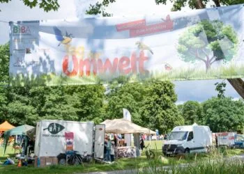 Großer Andrang beim Tag der Umwelt auf der Jahnwiese 16 Beim dritten „Tag der Umwelt“ auf der Jahnwiese gab es viel Praktisches
und Anschauliches zum Erleben. Quelle: Landratsamt Bamberg, Christian Lorenz