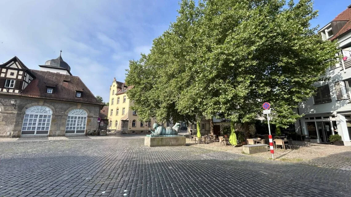 Bamberg plant blau-grünes Klimaband für die Innenstadt 10 Für mehr Grün, mehr Wasser und mehr Schatten soll
das Projekt 'Lebensader Innenstadt' unter anderem
am Heumarkt sorgen. Quelle: Stadt Bamberg, Anna Lienhard