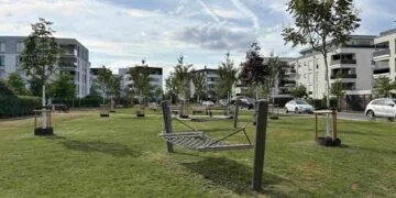 Neuer Pocket-Park auf der Bamberger ERBA eröffnet 12 Hängematten und viele Bäume laden zum Verweilen im neuen
Pocket-Park ein. / Foto: Stadt Bamberg, Michaela Schraetz