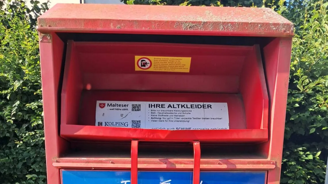 Diese Altkleidercontainer wird es ab sofort im Bamberger Stadtbild nicht mehr geben. Foto: Petra Schaller