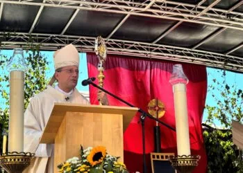 Bamberg feiert Heinrichsfest im Zeichen von Glauben und Erinnerung 16 Erzbischof Gössl bei der Predigt (Foto: Erzbistum Bamberg/Patricia Achter)