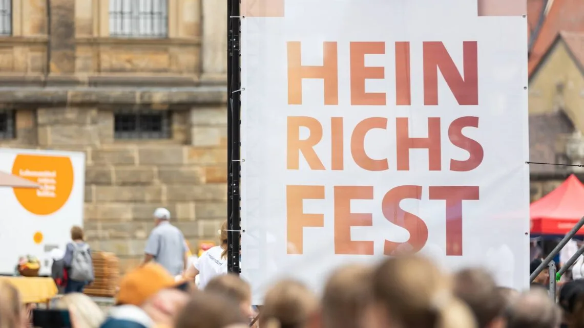 Heinrichsfest-Banner. Buntes Programm am Heinrichsfest-Sonntag, 13. Juli 2025. Quelle: Pressestelle Erzbistum Bamberg / Dominik Schreiner