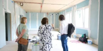 Rupprechtschule in Bamberg: Erweiterungsbau vor der Fertigstellung 14 Bei der diesjährigen Schulhausbegehung informierten sich die
Stadtratsmitglieder vor Ort in der Rupprechtschule. Quelle: Stadt Bamberg, Sonja Seufferth