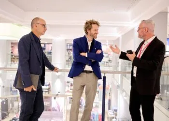 (v.l.n.r.): Wirtschaftsreferent Dr: Stefan Goller, OB Sebastian M. Niedermaier, Matthias
Baluses (Filialgeschäftsführer des Warenhauses Galeria Bamberg)