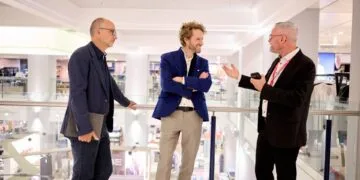 OB Niedermaier besucht Galeria bei drittem Innenstadtrundgang 15 (v.l.n.r.): Wirtschaftsreferent Dr: Stefan Goller, OB Sebastian M. Niedermaier, Matthias
Baluses (Filialgeschäftsführer des Warenhauses Galeria Bamberg)