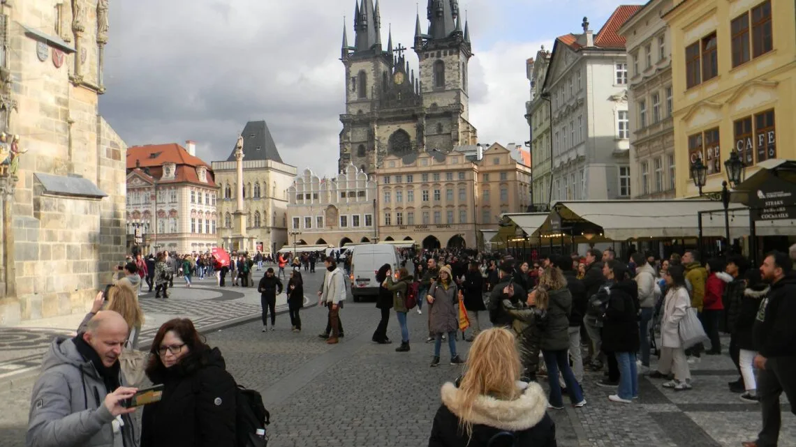 Bürgerreise nach Prag verbindet Kultur und Weihnachtszauber 10 Prag bietet so einiges. Das Motiv zeigt den Altstädter
Ring mit der Teynkirche im Hintergrund. Quelle: Gerhard Beck