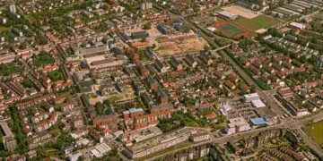 Sozialstrukturatlas Bamberg: Stadt ist jung – und wird älter 12 Die Stadt Bamberg hat die sechste Ausgabe des
Sozialstrukturatlas aufgelegt. Durch den Wohnungsbau auf dem
Lagarde-Campus ist der Anteil an Sozialwohnungen gestiegen. Quelle: Hajo Dietz