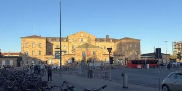 Bamberg will zum „Zukunftsbahnhof“ werden 12 Die Stadt Bamberg möchte, dass der Bahnhof
inklusive Vorplatz im Zuge des Bahnausbaus attraktiver gestaltet
wird. Quelle: Stadt Bamberg, Michael Memmel