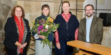 Silja Beck erhält Volker-Hinniger-Preis 2026 in Bamberg 13 v. l.: Referentin für Kultur, Welterbe und Tourismus
und Juryvorsitzende Ulrike Siebenhaar, Preisträgerin Silja Beck,
dritte Bürgermeisterin Eva Jutzler und Direktor der Museen der Stadt
Bamberg Dr. Fabian Ludovico, © Jürgen Schraudner, Stadtarchiv Bamberg