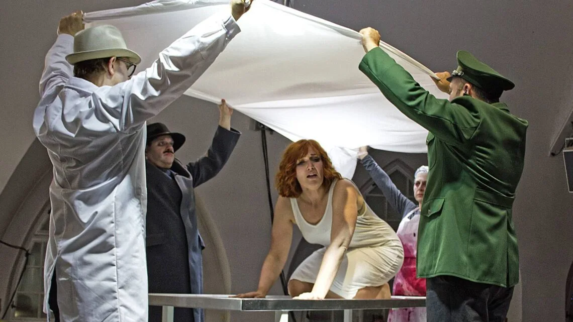 v.l.n.r.: Benjamin Bochmann, Gerald Leiß, Laura Mann, Ursula Gumbsch und Patrick L. Schmitz. Quelle: Werner Lorenz