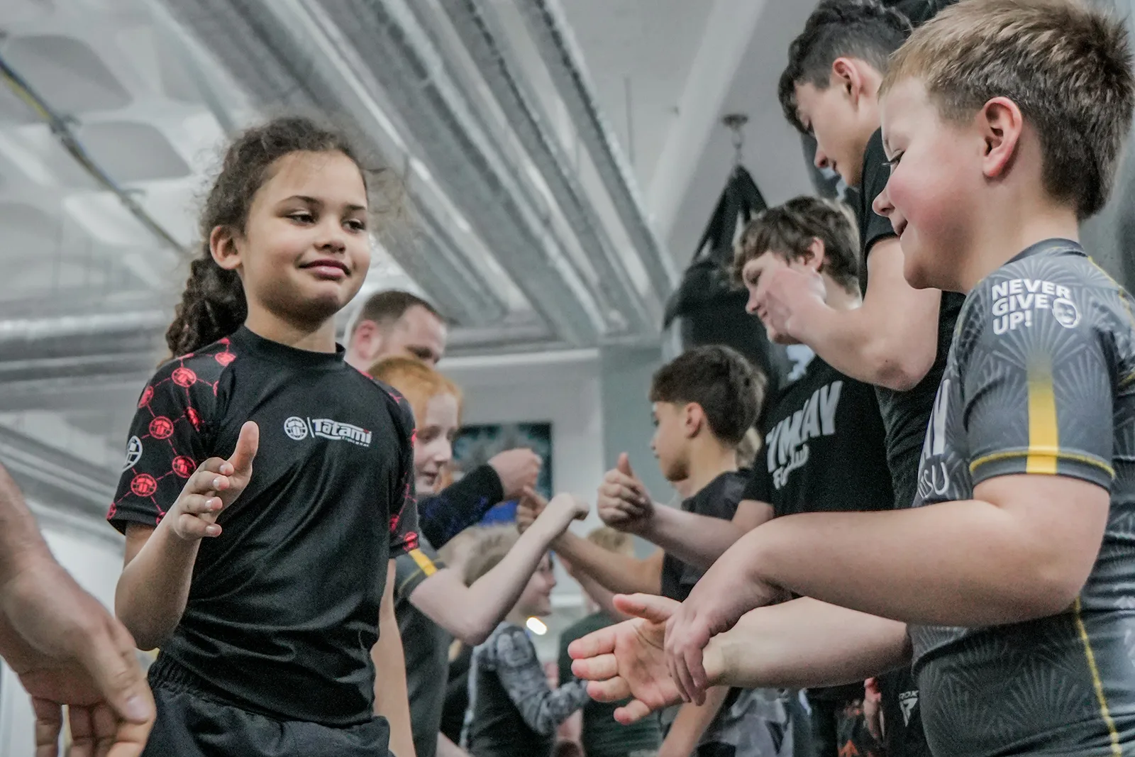 Rund 100 Kinder und Jugendliche auf der Matte: Warum Kampfsport bei GYMRAY in Bamberg so gut ankommt 12 Kinder und Jugendliche beim gemeinsamen Kampfsporttraining bei GYMRAY in Bamberg